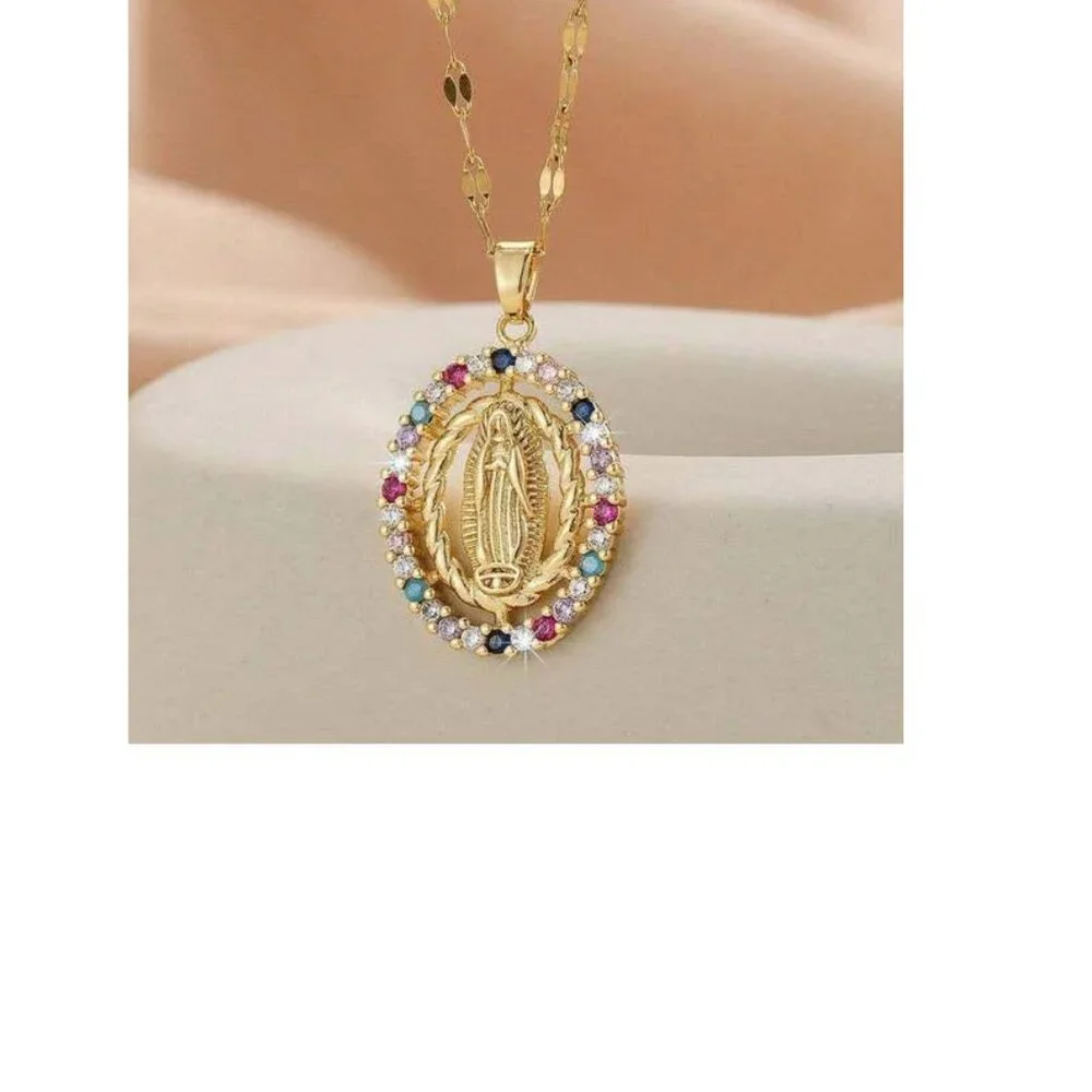 **NWOT** Virgin Mary Elegant Gold Multicolor Pendant Necklace - Picture 3 of 3